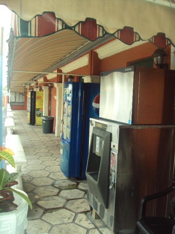 Hialeah Executive Motel マイアミ・スプリングス エクステリア 写真